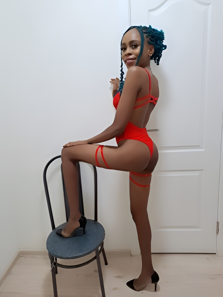 Роза привлекальеная девушка из Коломны цена от 10000 руб